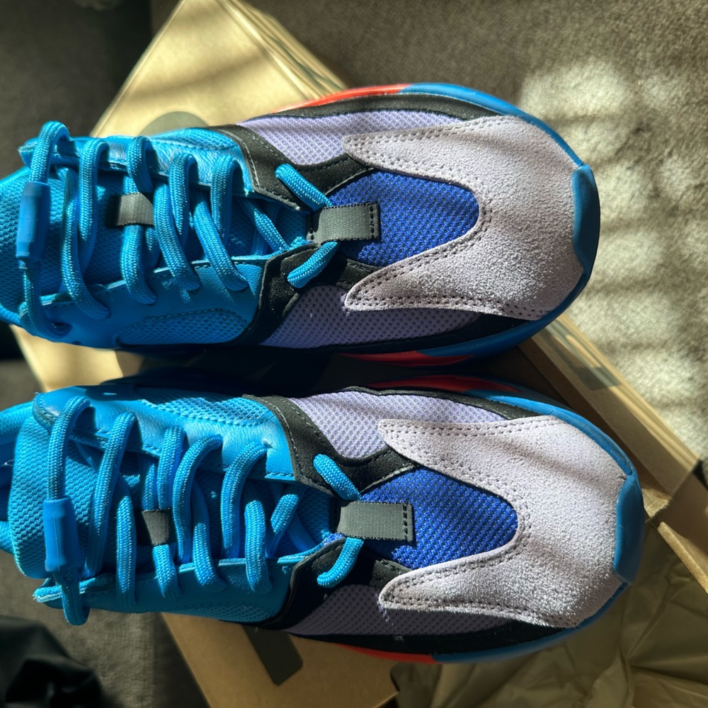 Yeezy boost 700 - Picture 2 of 6